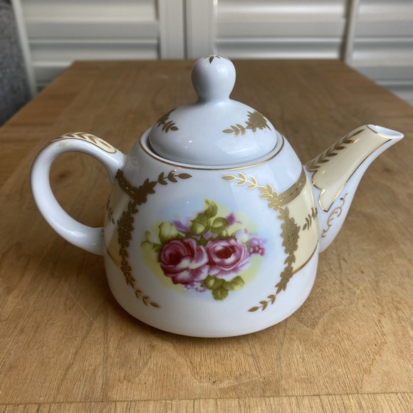 VTG Royal Scotland 4" Tea Pot Floral Rose with Lid  White Gold Trim Porcelain - Picture 3 of 5